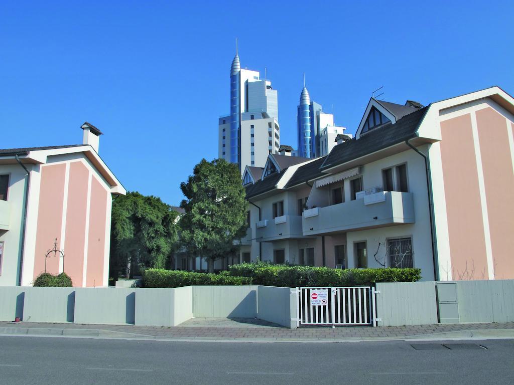 Residence Equilio Family Apartments Lido di Jesolo Kültér fotó